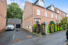Elegant 4 Bedroom House - Sleeps 10